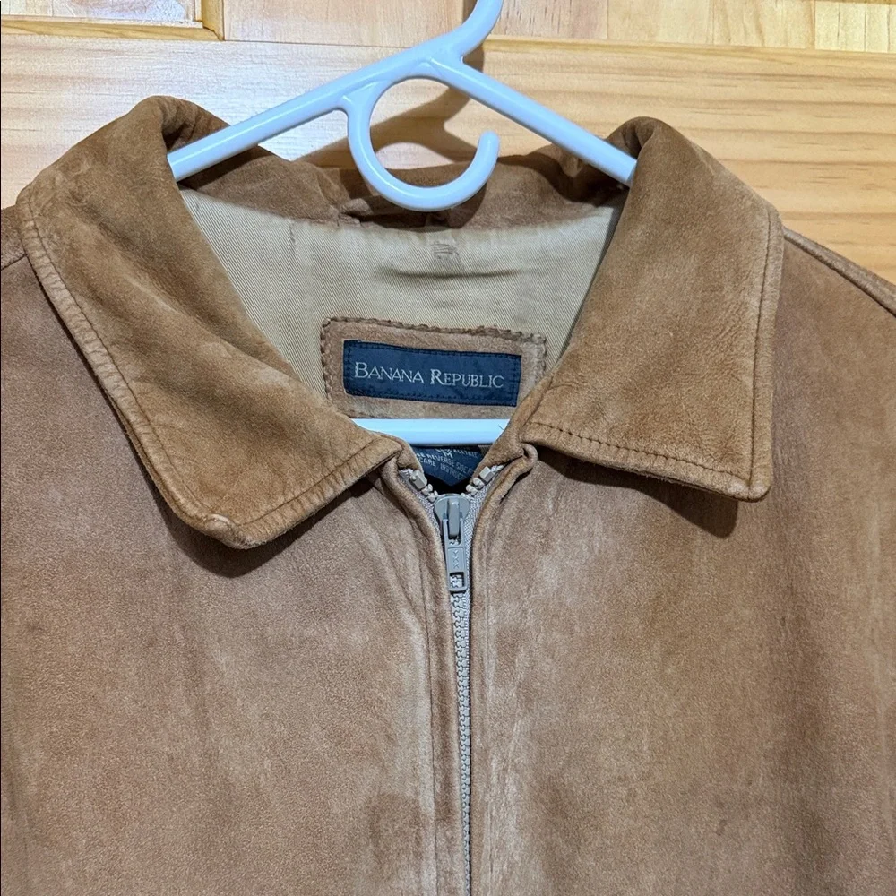 Banana Republic Men’s Distressed Brown Suede Leather Zip-Up Jacket, Size Medium.